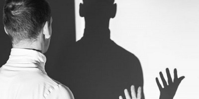 Psychopata - kim jest? Cechy, objawy, test. Związek z psychopatą